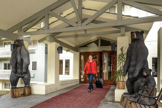 The Black Bear Lodge At Stratton Mountain Resort Exterior photo
